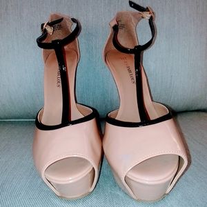 JustFab Stylish Stilettos, Size 8, Never Worn, tan with black trim